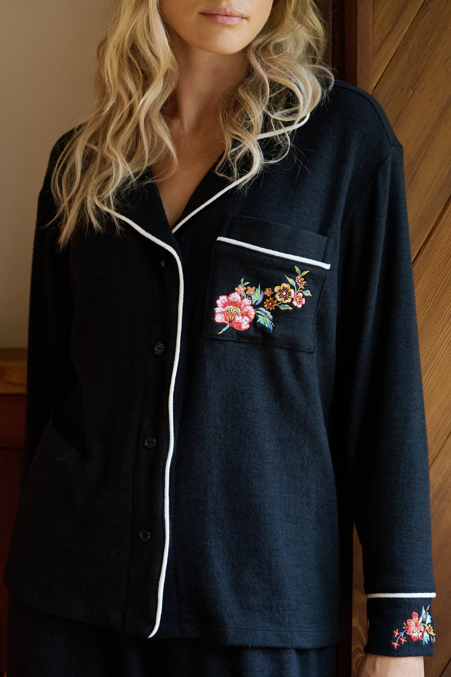 Wela Pajama Magnetic Shirt in Black