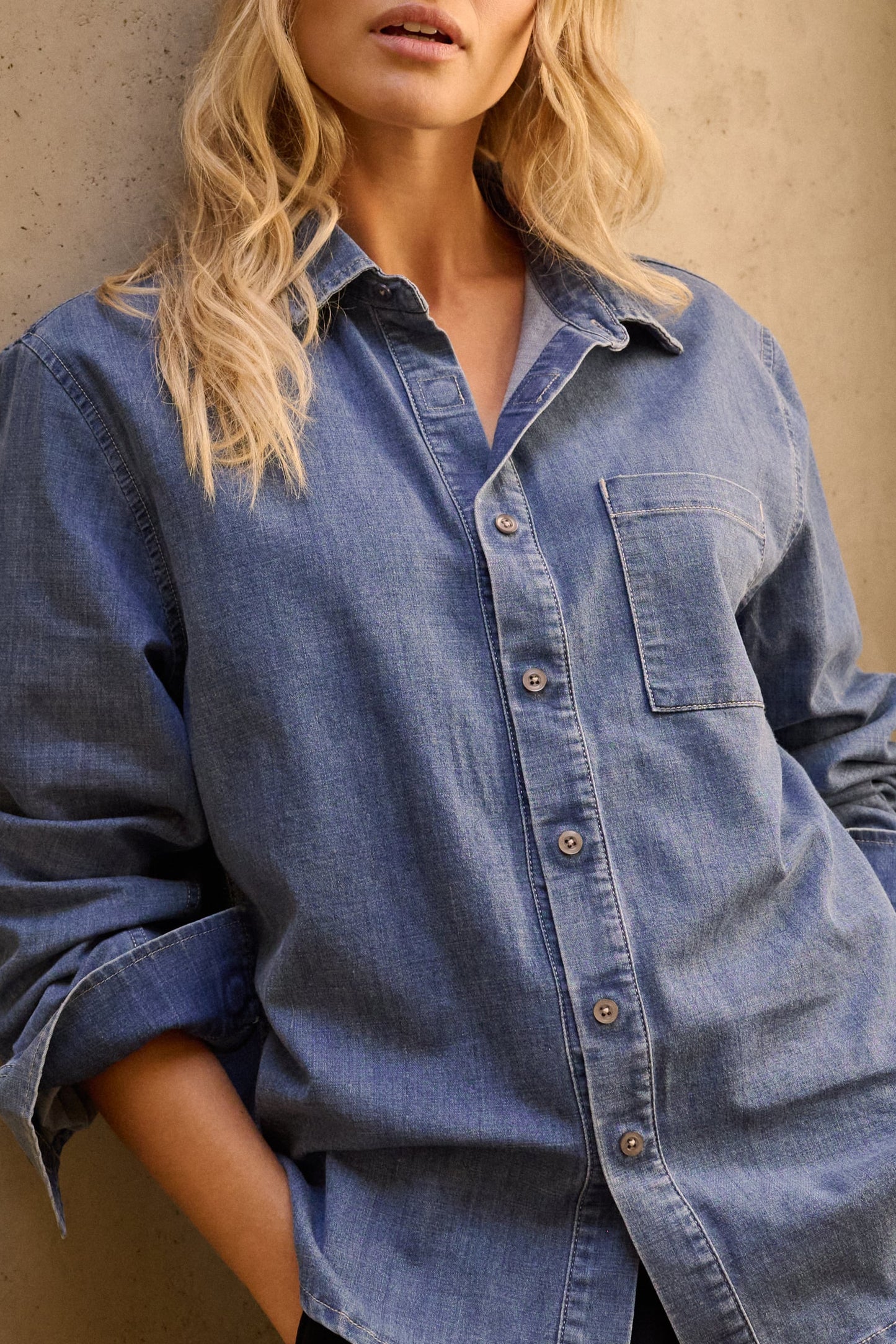Joe Woven Magnetic Shirt in Chambray