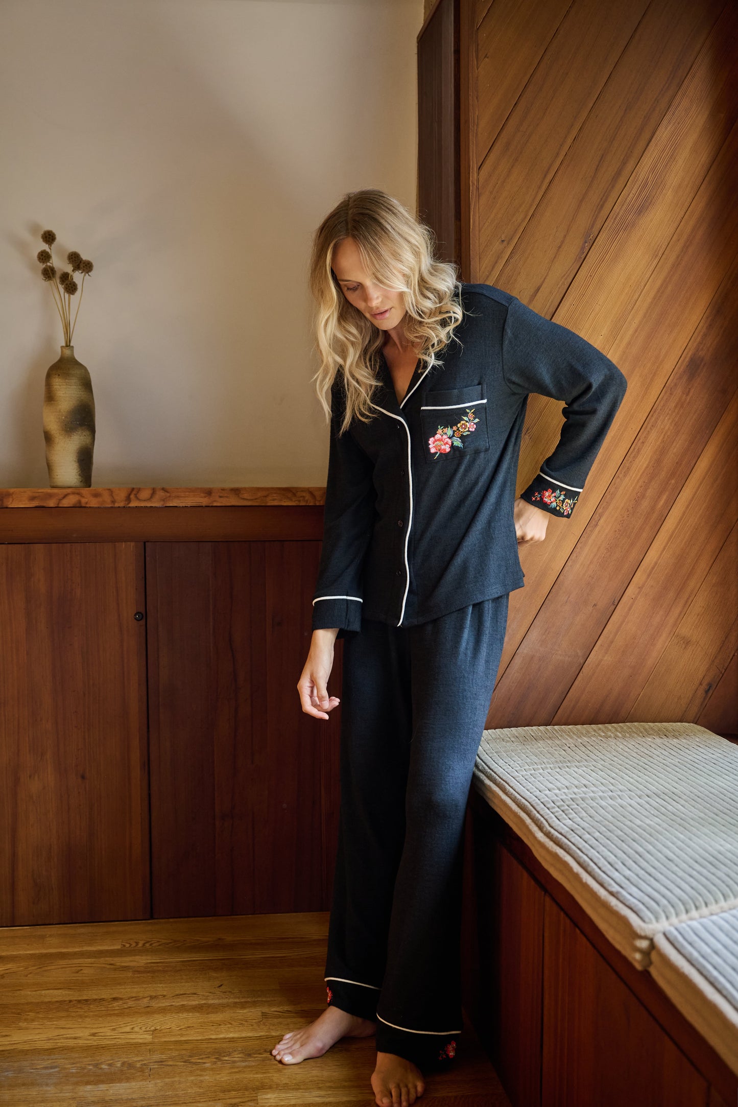 Wela Pajama Magnetic Shirt in Black