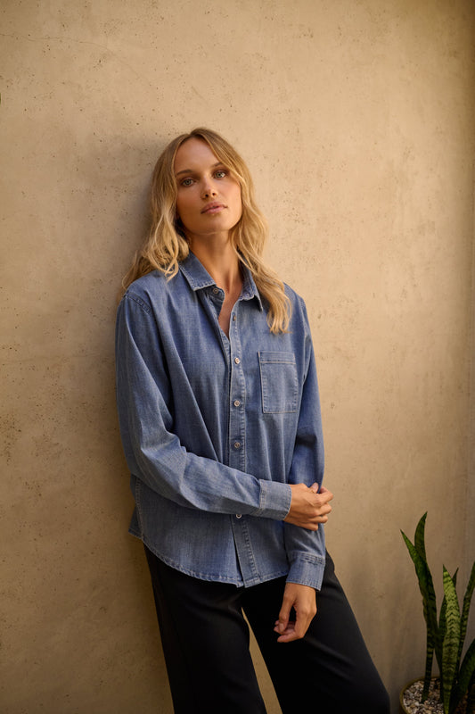 Joe Woven Magnetic Shirt in Chambray